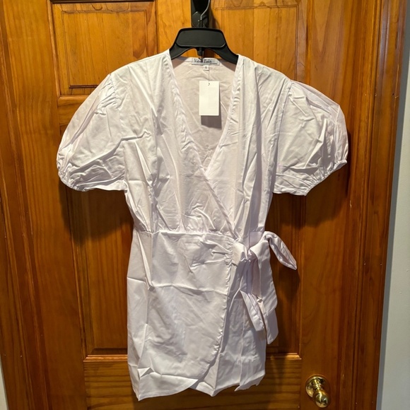 Velvet Torch Short Puff Sleeve Wrap Mini Dress in White Small NWT - Picture 2 of 5